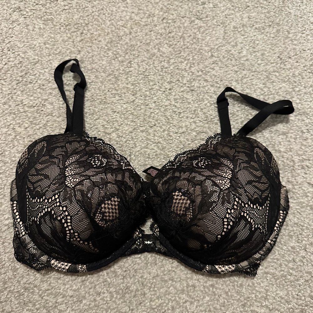 ✨✨ Bundle any 2 bras for $25! ✨✨ Victoria's Secret Black Lace Bra